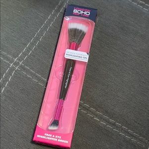 🥰😍Face & Eye Highlighter Brush😍🥰